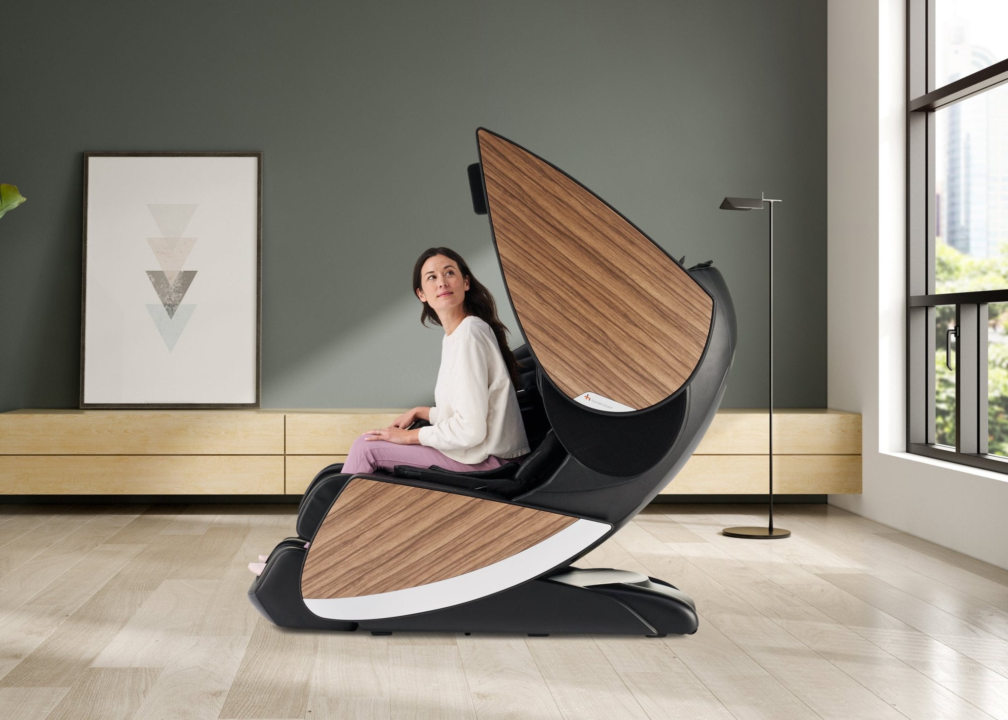 Super Novo X Showing Teardrop Doors