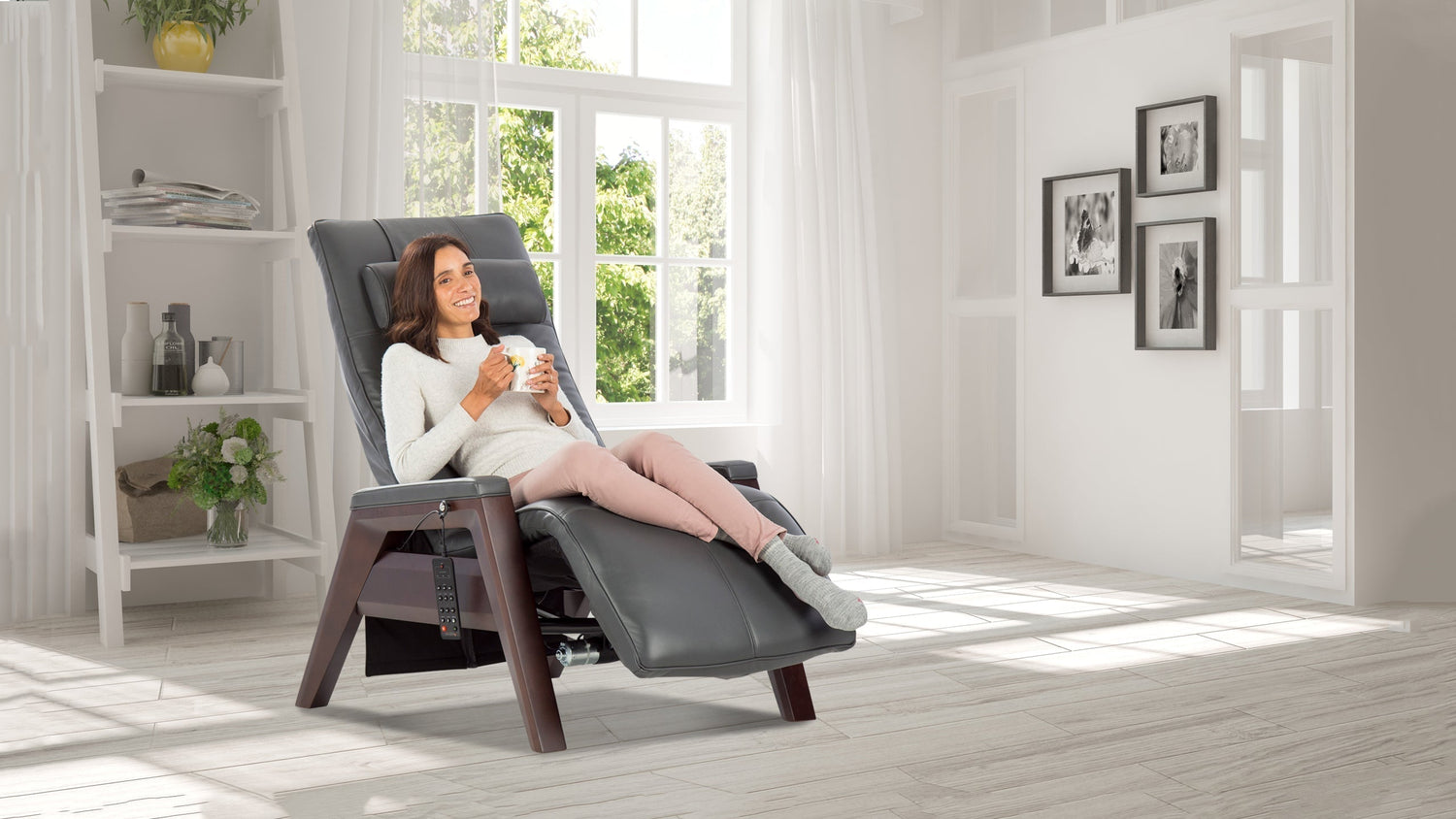Human Touch showcases the Novo XT2 massage chair at the 2018 EAA AirVenture Show