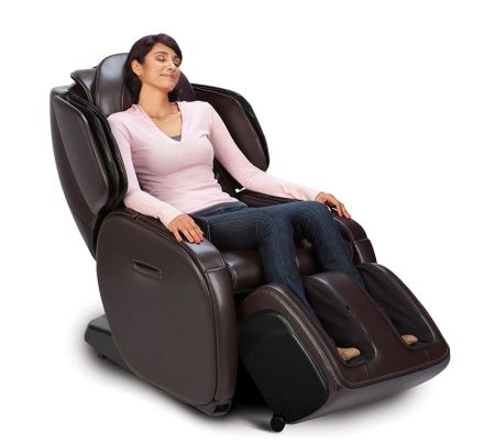 Woman sitting in the AcuTouch 6.1